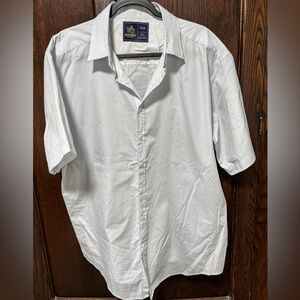 Men’s short sleeve button down